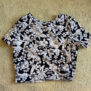 Women’s Forever 21 Short Sleeved Cropped Shirt